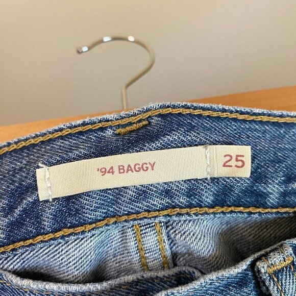 Levi's 94 Baggy Jeans Heavily Distressed Size 25 - Picture 9 of 11